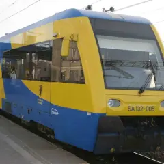 Gdynia Hel: Ile km? Samochód, prom, pociąg co wybrać?