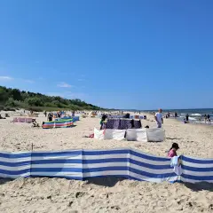 Gdzie leżą Chałupy? Odkryj raj dla surferów i naturystów