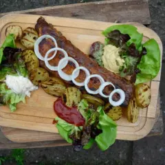Zakopane: Gdzie zjeść? Przewodnik po najlepszych karczmach i restauracjach