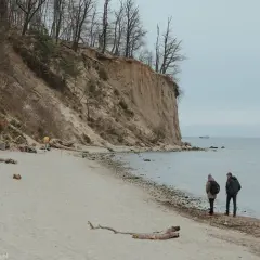 Bałtyk bez pływów? Co naprawdę zmienia poziom wody na plaży