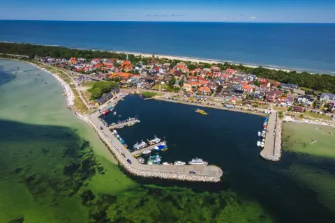 Hel: Ile kosztują wakacje? Poznaj realne ceny i zaplanuj budżet