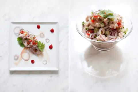 Pyszne ceviche z ryby, pomidorów, ogórka i czerwonej cebuli, podane na talerzu i w misce.