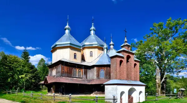 Ustrzyki Dolne: Gdzie dobrze zjeść? Odkryj smaki Bieszczad!