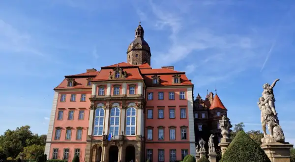 Zamek Książ: Gdzie zjeść? Przewodnik po zamkowych i okolicznych smakach