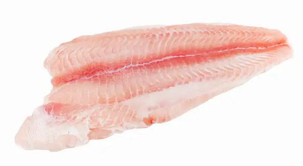 Surowy filet rybny, gotowy na letnie grillowanie. Delikatne mięso obiecuje wspaniały sum smak.