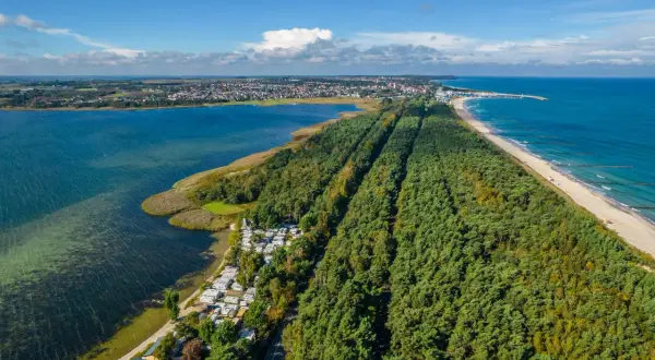 Jastarnia: Odkryj atrakcje! Od plaż po historię pełny przewodnik