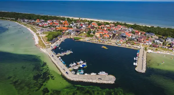 Hel: Ile kosztują wakacje? Poznaj realne ceny i zaplanuj budżet