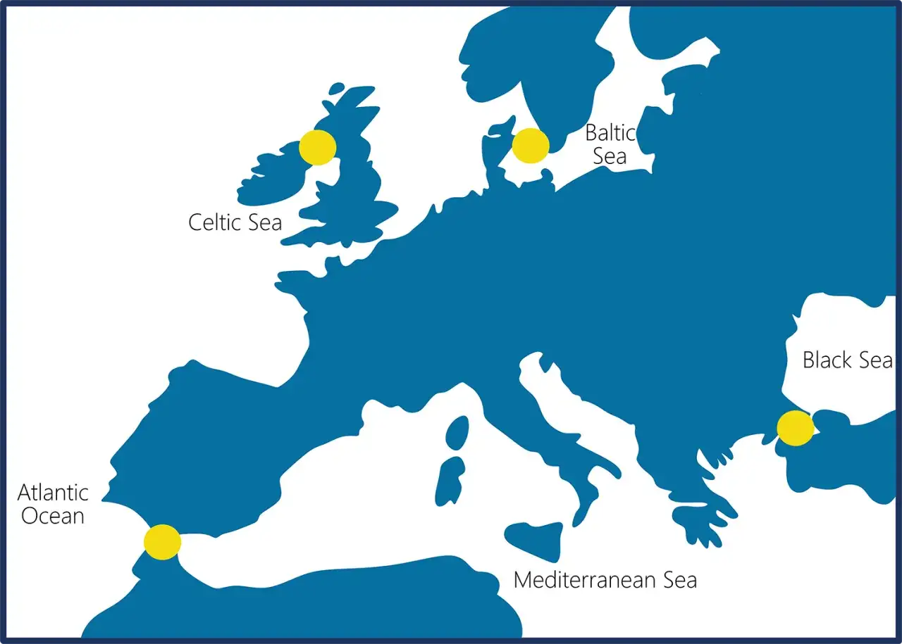 Mapa Europy z zaznaczonymi cieśninami: Morze Bałtyckie, Morze Czarne, Morze Śródziemne, Morze Celtyckie i Ocean Atlantycki.