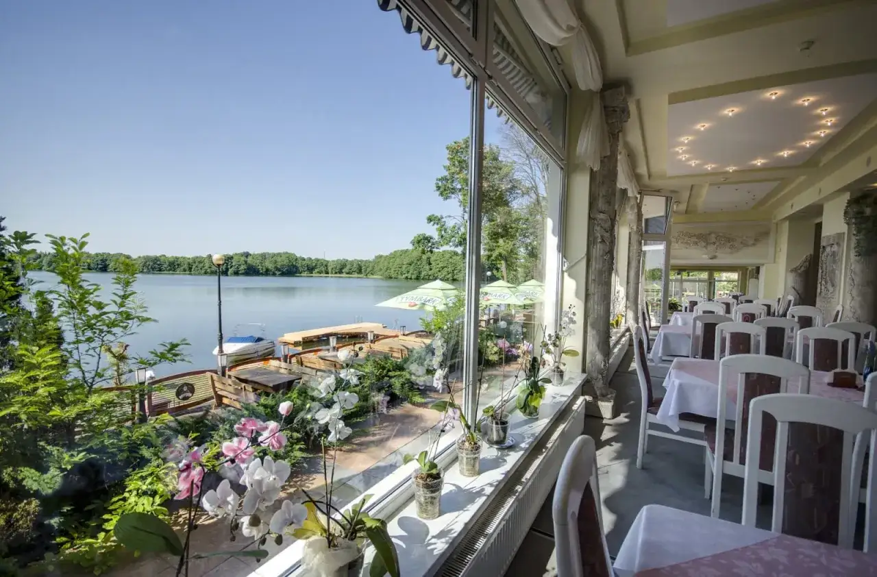 Mrągowo restauracje widok jezioro